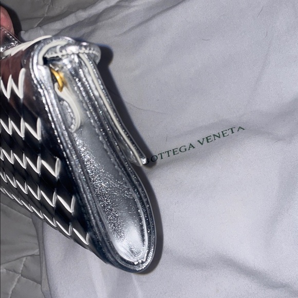 Bottega *Style* Silver Clutch - Picture 4 of 5